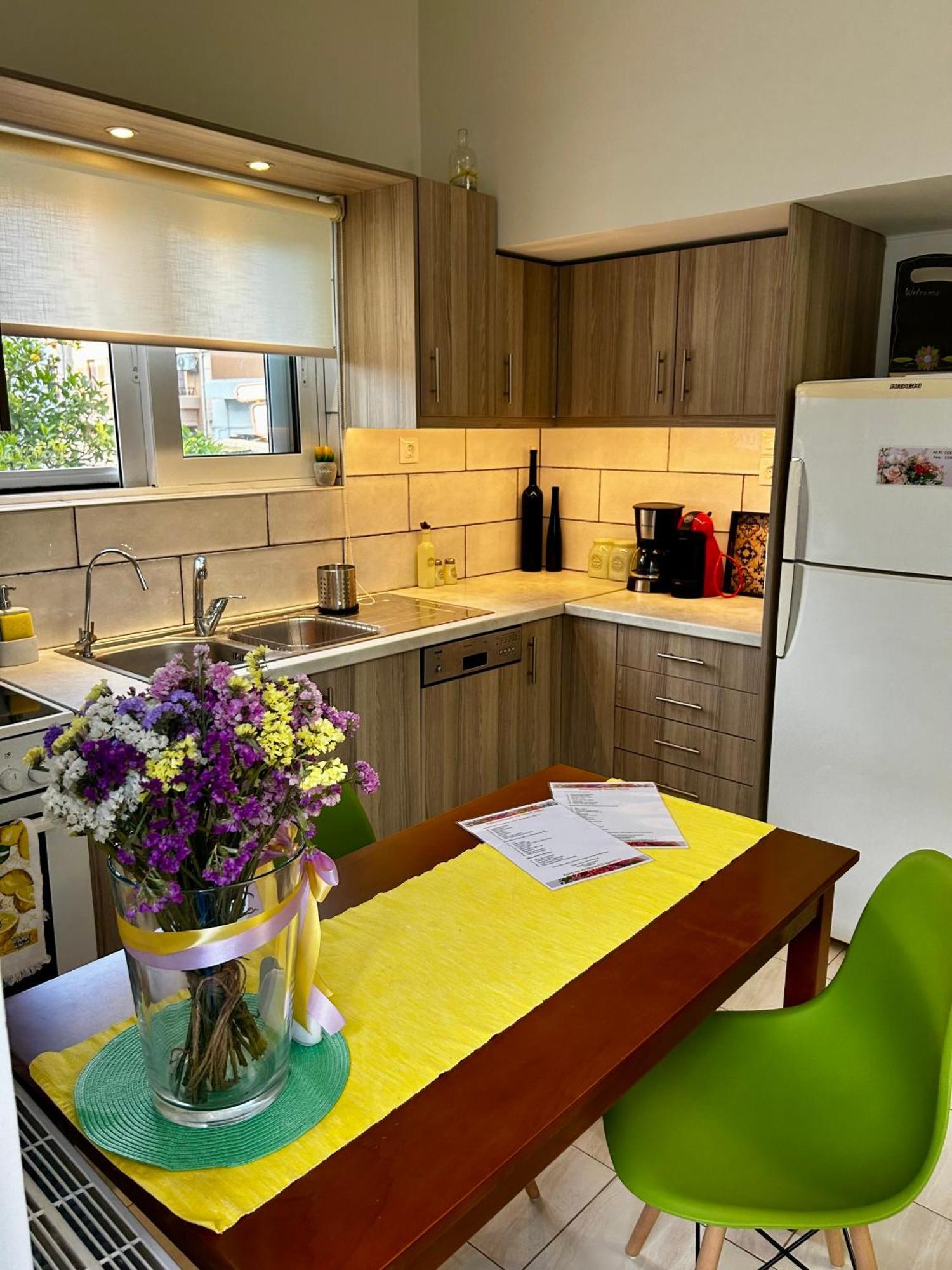 Flower House In Koropi-Near Airport Ngoại thất bức ảnh